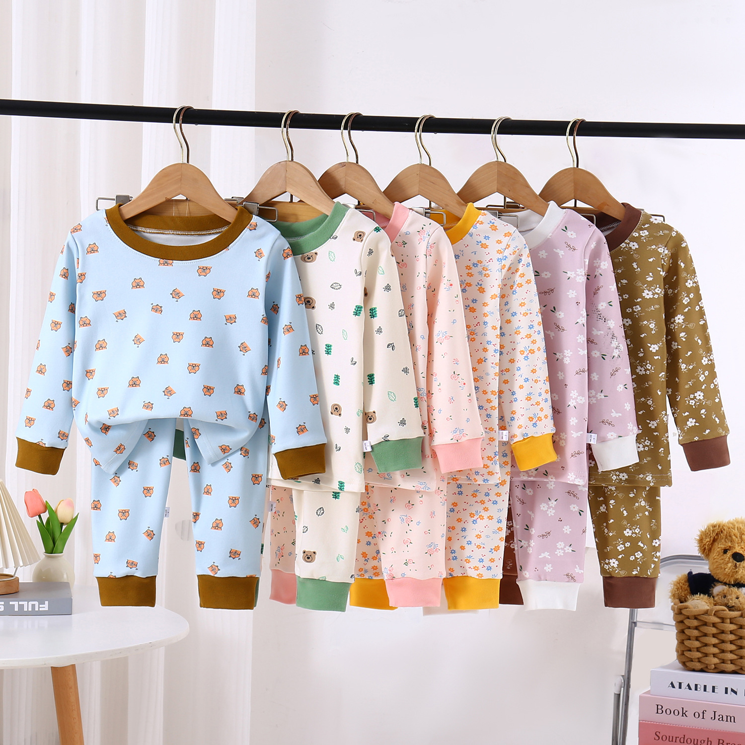 Children's Autumn and Winter Thermal Underwear Set Two-Piece Set for Toddlers and Young Children, Autumn and Winter Pajamas, Loungewear, Class a New Set