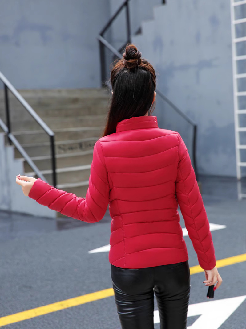 면 코트 여성 짧은 스탠드 칼라 한국어 버전 2025 새로운 다운 면 코트 학생 슬림하고 얇고 슬림한 따뜻한 면 재킷