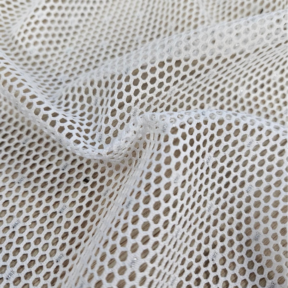 全涤六角网眼银点网布 服饰箱包面料用途