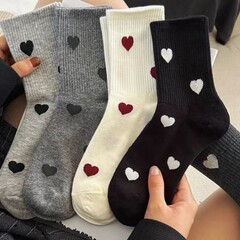 愛らしい靴下 女性用 ミドル丈 インス風 トレンド 多用途 高見え 可愛い 無地 秋冬 ミドル丈 新作靴下 卸売