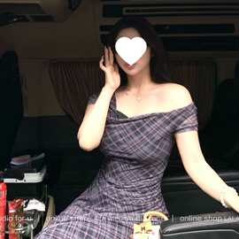 不规则连衣裙美式大码女装胖mm甜辣设计长裙格子A字裙复古感荡领