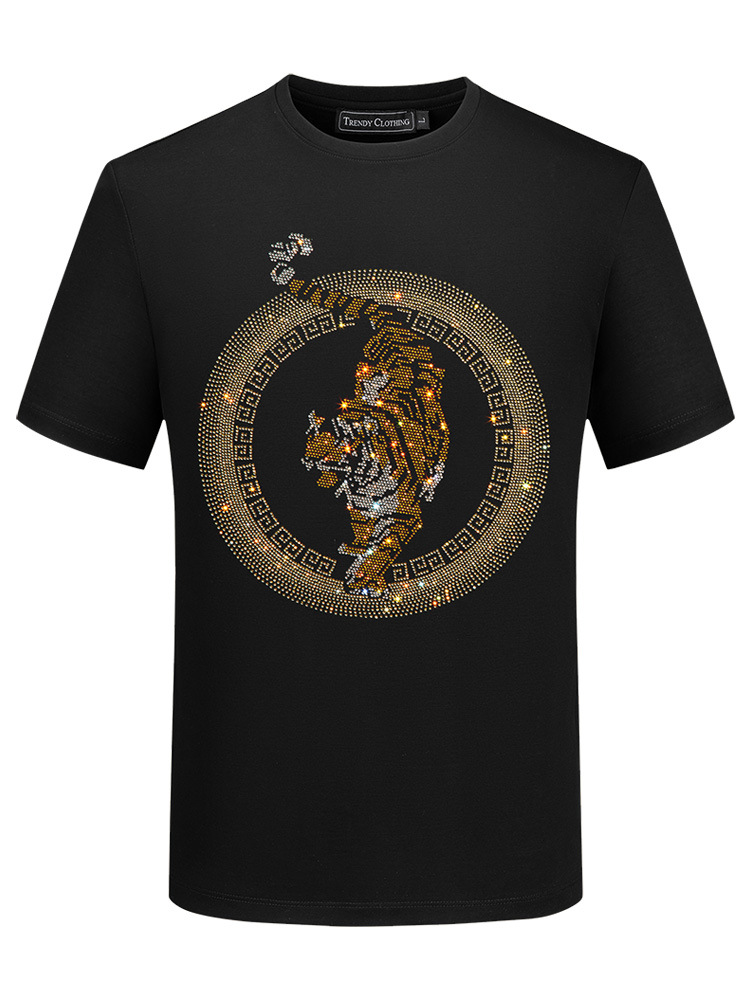 Camiseta de seda helada para hombre, estilo nuevo de verano 2026, camiseta de manga corta con tigre de diamantes de imitación, top de marca de moda para hombre.