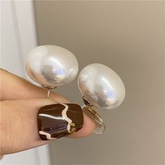 虞書欣の同じタイプの大きい真珠のピアスの香港風の復古の気質のイヤリングの小さい大衆の高級感のネットの赤い耳飾りの女性の銀の針