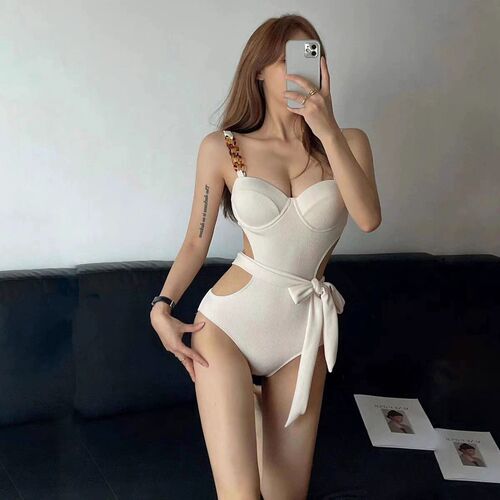 Lingerie for Women with a Bold and Stylish Design, Sexy One-Piece Triangle Bikini, Fashionable and Slimming, 2024 New Arrival, for Hot Springs
