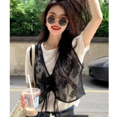 デザイン偽ツーピースジャカード半袖 Tシャツ女性のための 2025 夏の新しいニッチメッシュスプライシングセータートップ