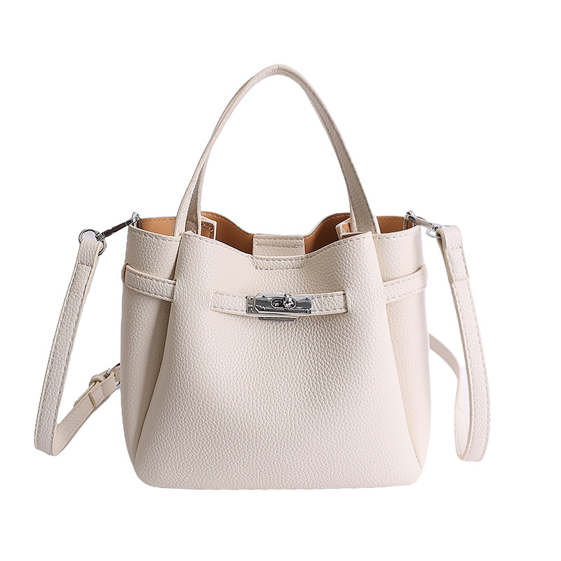 Cestas de platos de mano de alta sensación, bolsos para mujeres, 2026 nuevo estilo de moda, lichi, bolsos de mochila versátiles