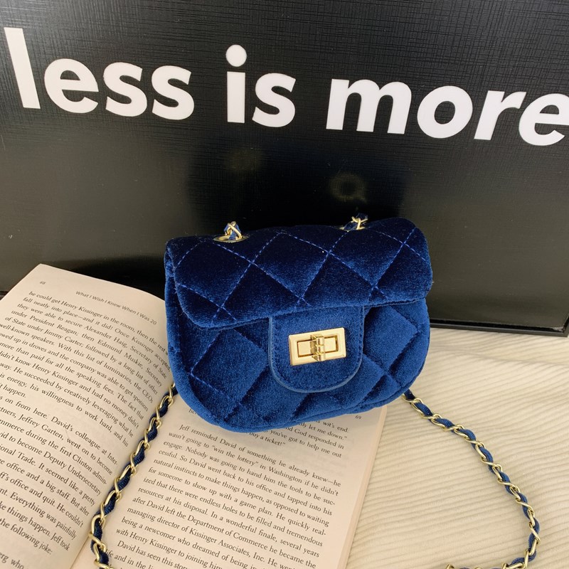 Bolsa de hombro coreana de niñas de terciopelo fragancia de color sólido mini mochila de bebé 2025 nuevo bolso de cadena para niños
