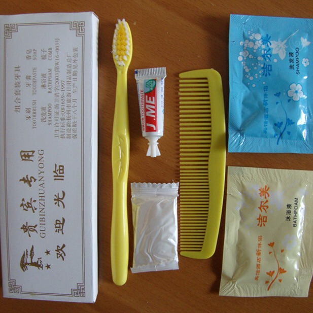 Disposable toiletries in stock wholesale hotel guest house toothbrush six-in-one hotel toothbrush toothpaste suit