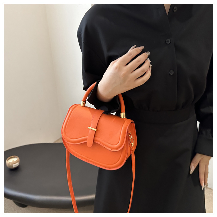 Einfache lässige 2024 neue modische und stilvolle einzelne Schulter Crossbody koreanische Version vielseitige kleine quadratische Tasche für_voghion.com