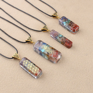 2pcs Seven Chakra Necklace Colored Natural Stone Crushed Stone Meditation Seven Chakra Energy Pendant Yoga Necklace