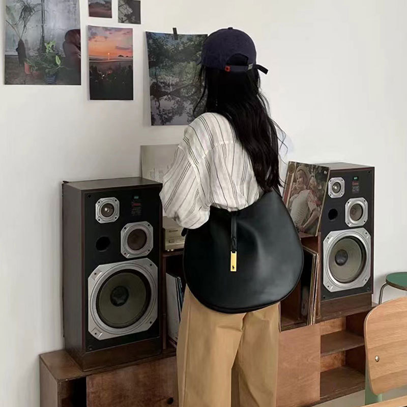 [Crafted] Krystal Jung Style Croissant Tote Bag Women's Commuter Bucket Bag Genuine Leather Underarm Shoulder Bag - Thumbnail 2