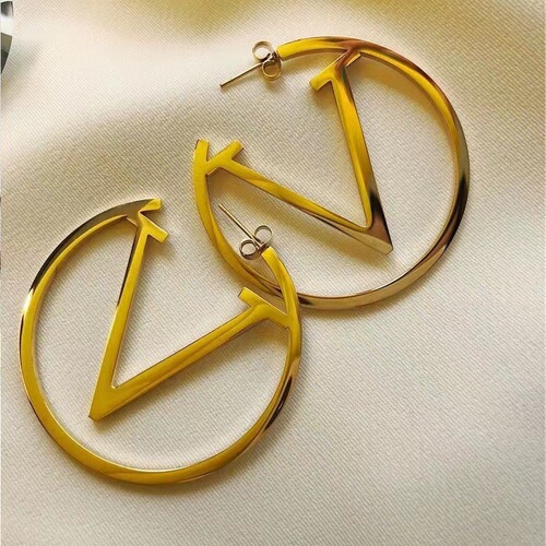 European and American fashionable simple letter hollow earrings personalized high-end design titanium steel color-preserving earrings
