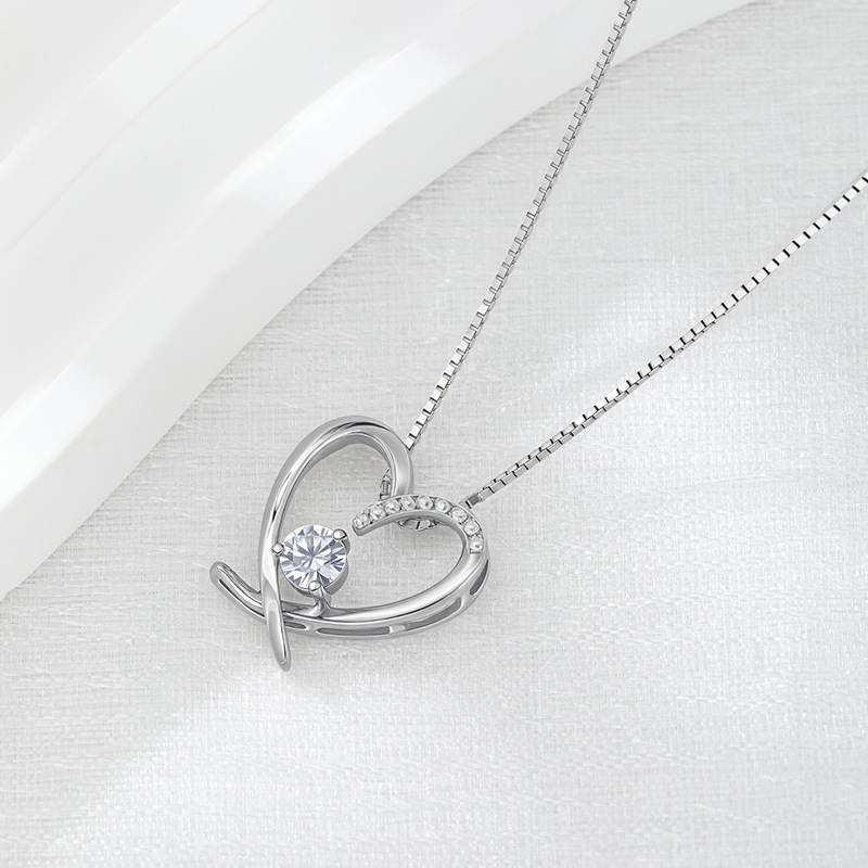 Comercio exterior europeo y americano transfronterizo s925 plata de ley amor en forma de corazón colgante de diamantes collar simple y ligero fábrica de lujo venta directa al por mayor