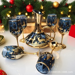 The unique style of cups used for reunion occasions is a war