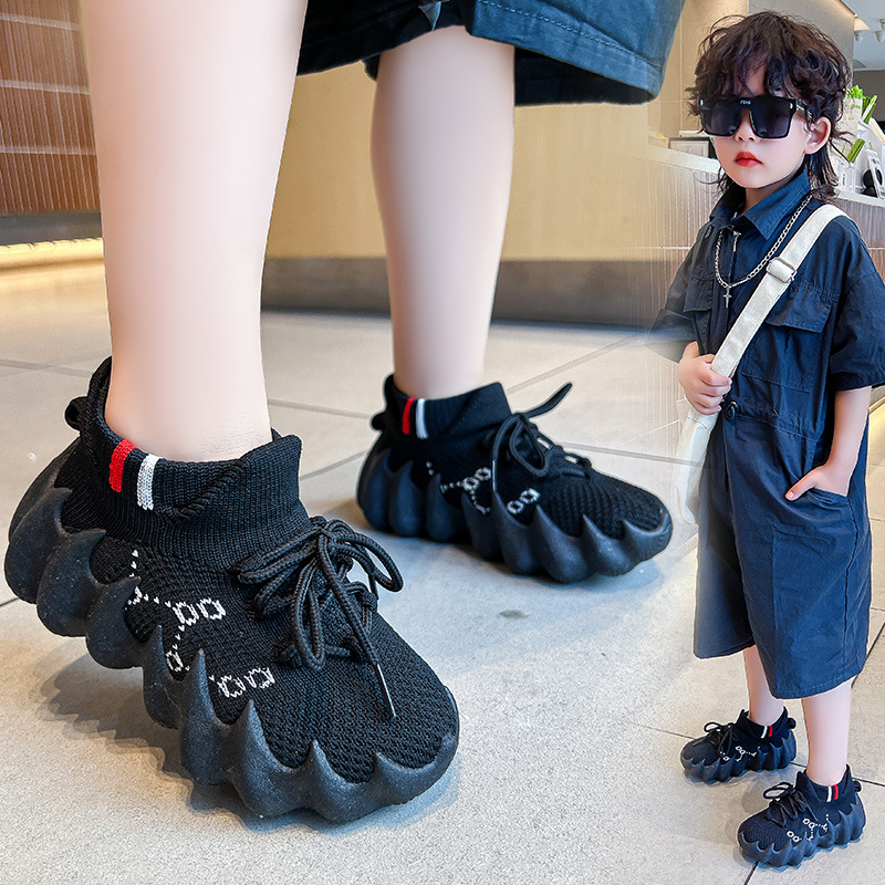 Zapatos de coco para niños 2025 nueva primavera y otoño zapatos de malla transpirables para niños zapatos de corrida antideslizantes para niñas