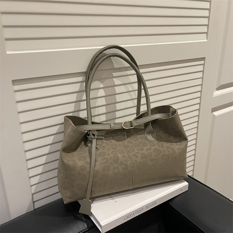 Invierno de piel de ciervo bolso de piel de ciervo bolso de mujer 2025 nuevo retro bolso de mano leopardo de gran capacidad de viaje de hombro