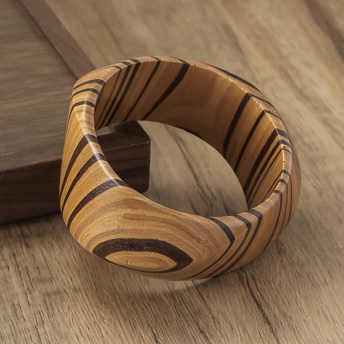 50g Weight Bangle Classification Wood Chain Material 1 Piece Quantity Holiday, Party Occasion Wood Material Geometric Pattern All Seasons Season Unisex Gender Retro, Classic Style Style Retro Classic Style Geometric Wood Bangles Wholesale 20
