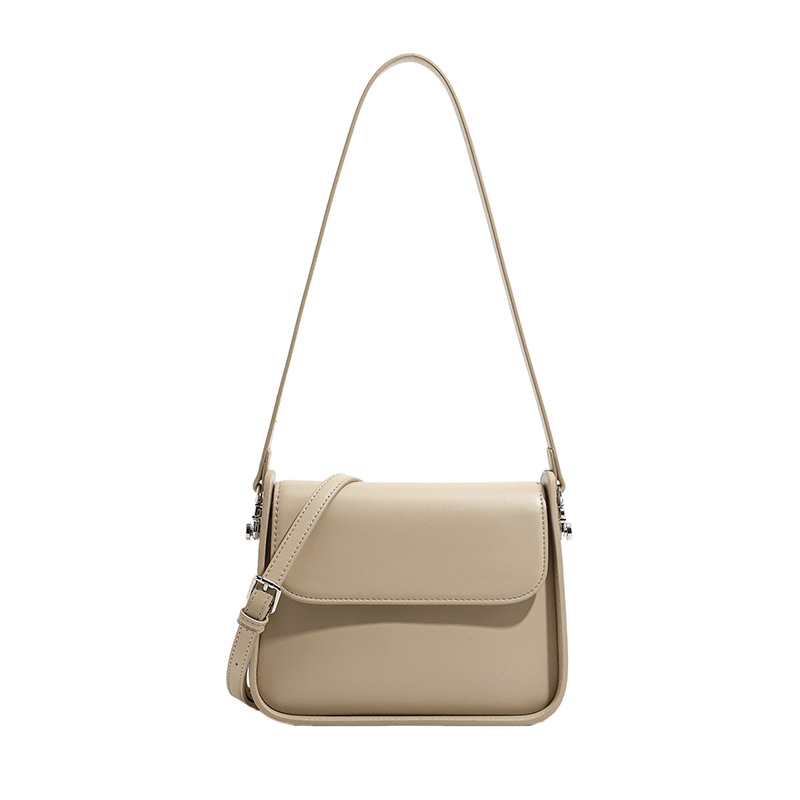 En verano de 2025, el nuevo paquete de tofu de alta calidad de nicho está de moda, con un solo hombro y una axila para viajar.