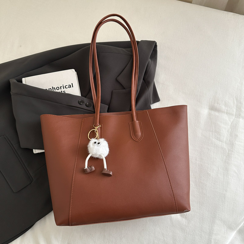 Bolsa de mano de textura de viaje casual otoño / invierno 2024 nuevo estilo coreano simple bolso de hombro axilar temperamento bolso especial