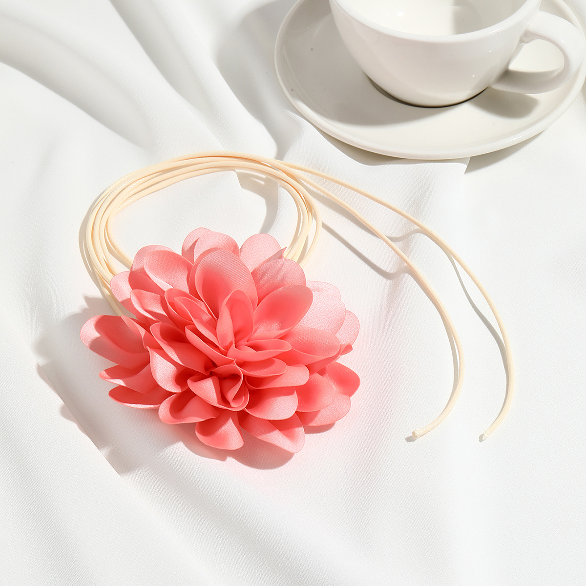 collana di fiori fantasma in vendita calda collana di rose in tessuto con fiori in pizzo collana di fiori_voghion.com