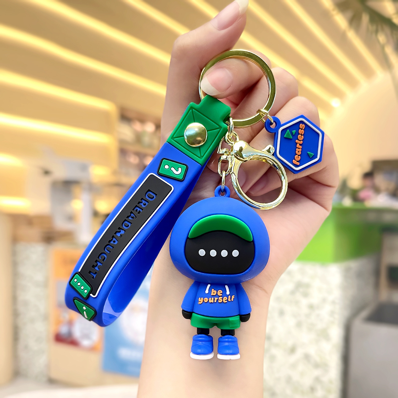 Venta directa de fábrica llavero colgante pequeño muñeca tridimensional llavero de coche mochila escolar colgante puesto al por mayor productos pequeños