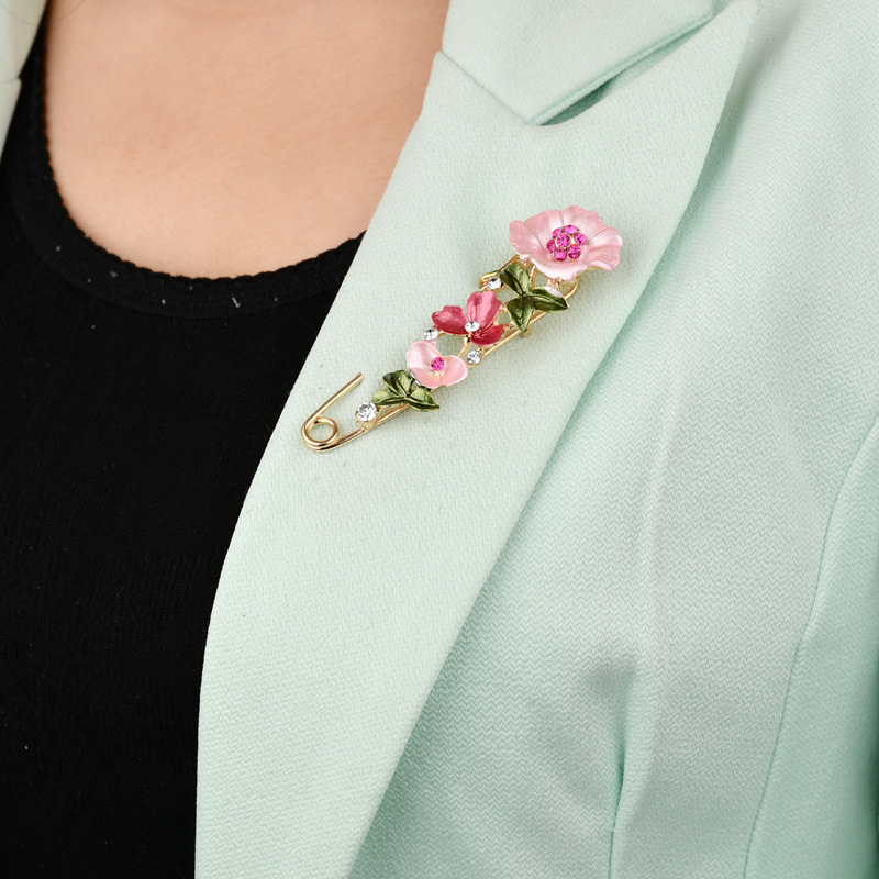 Holiday, Daily Occasion Elegant Pin Flower Alloy Enamel Inlay Rhinestones Unisex Brooches