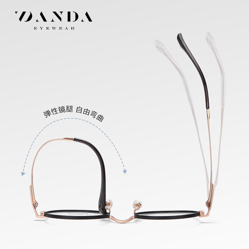 El nuevo marco de gafas de titanio puro para hombres y mujeres de moda con el mismo estilo puede equiparse con gafas de miopía F31103IP galvanizado espejo plano redondo