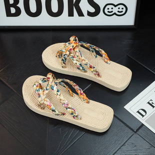 2025 New Style Bohemian Imitation Rattan Flip-Flops for Women Lightweight Flat-Heeled Flat Sandals Directly from the Manufacturer
