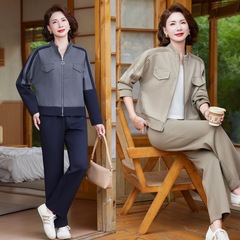 妈妈秋装2025新款运动服套装中老年女装休闲外套洋气卫衣连帽上衣