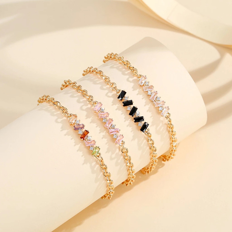 Copper gold-plated fashion retro bracelet female color zircon personality Joker high-end sense Japanese and Korean hand jewelry wholesale in stock Copper gold-plated fashion retro bracelet female color zircon personality Joker high-end sense Japanese and Korean hand jewelry wholesale in stock