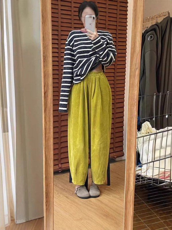 レトロで怠惰なコーデュロイ風船パンツ女性秋冬日系ゆるいシルエットカジュアルパンツがウエストを緩めている|undefined