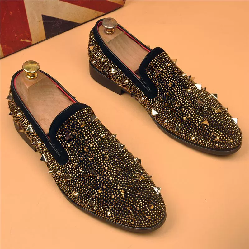 Европейская весенняя новая повседневная обувь, мужская обувь в стиле ночного клуба, лоферы без шнуровки с заклепками, модная повседневная кожаная обувь