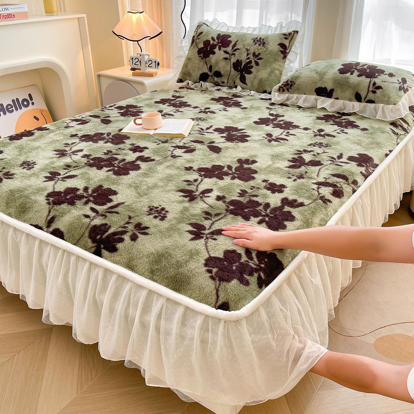 Korean Lace Thickened Rabbit Plush Fitted Sheet Bed Skirt Two-In-One Milk Velvet Bedspread Milk Velvet Mattress Cover Protective Cover