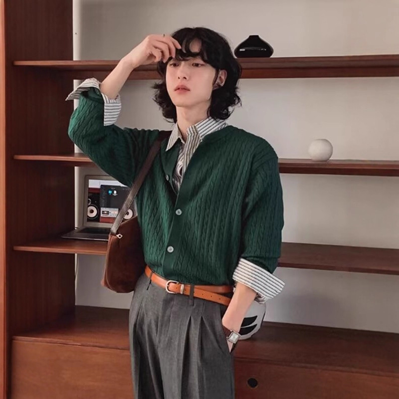 2025 New Autum Men's Fashionable Knitted Knitwear Round Neck Cardigan Jacket Buttoned Designer Hemp Texture