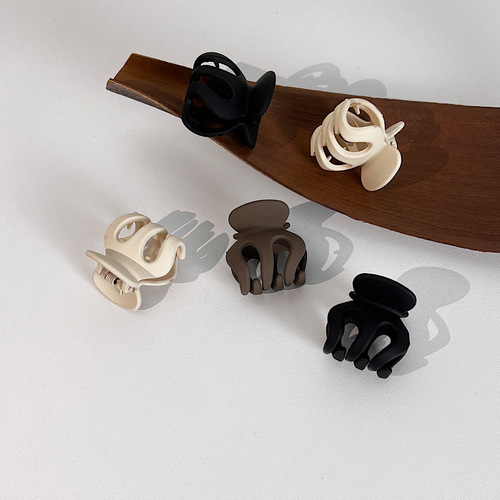 Wang Xining style high ponytail magic small claw clip hair accessory for women, small shark claw claw clip half high hair clip hair pin