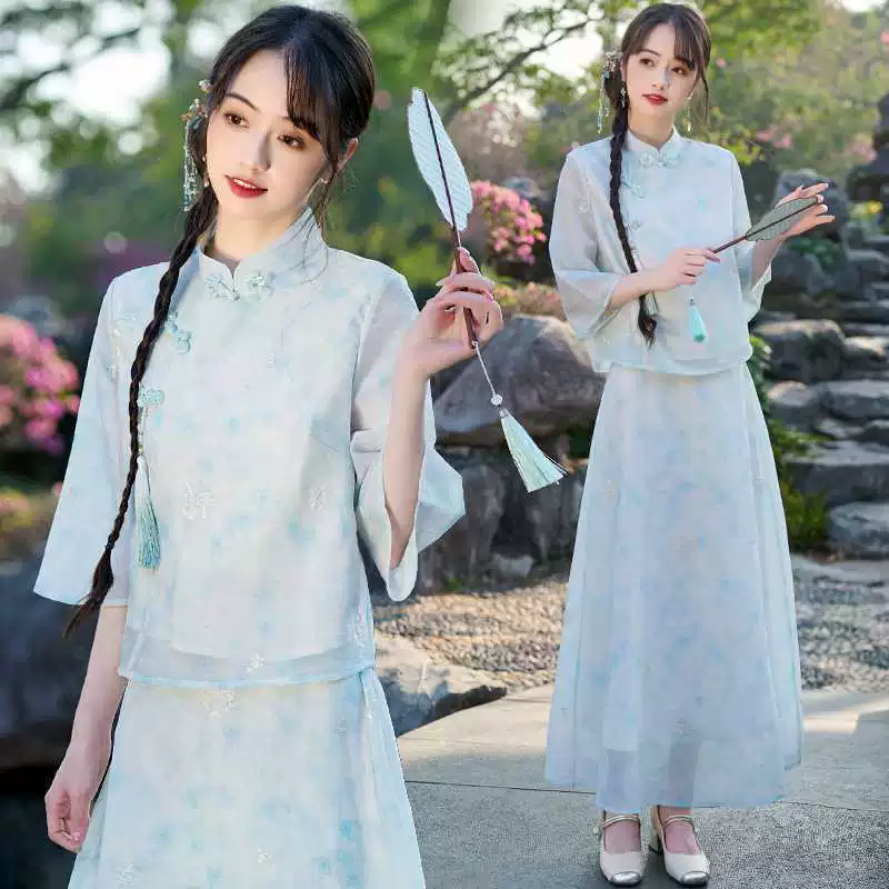 Настоящая фотография нового топа в китайском стиле с классической пряжкой и воротником-стойкой, жаккардовой вышивкой в ​​сочетании с улучшенным юбочным костюмом в стиле ретро.