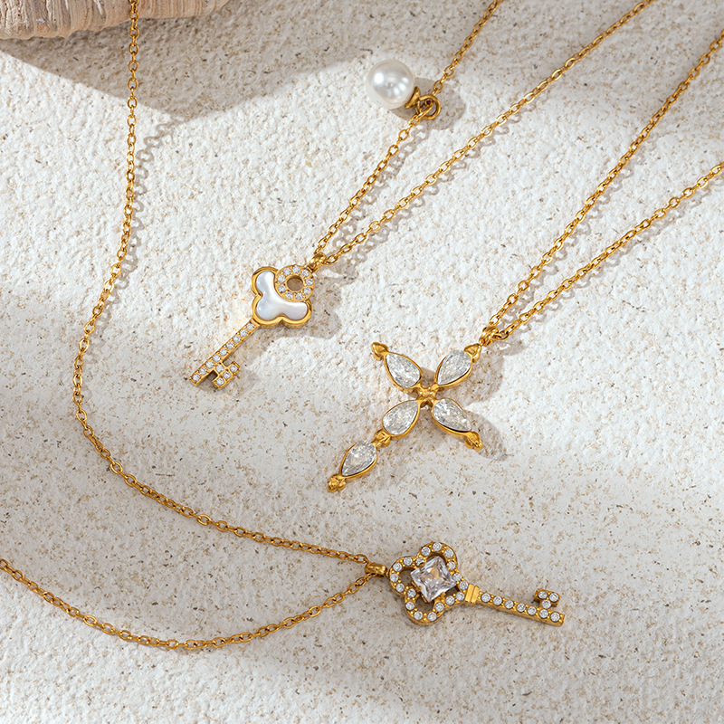 Tiana Europa y América transfronterizos collar de amor de oro ligero lujo nicho superpuesto de alta calidad collar de clavícula de moda personalidad