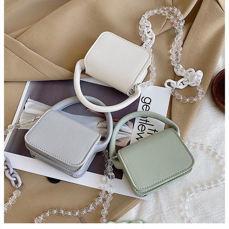 Fashion Casual Mini Acrylic Chain One-shoulder Messenger Bag Wholesale Nihaojewelry display picture 2