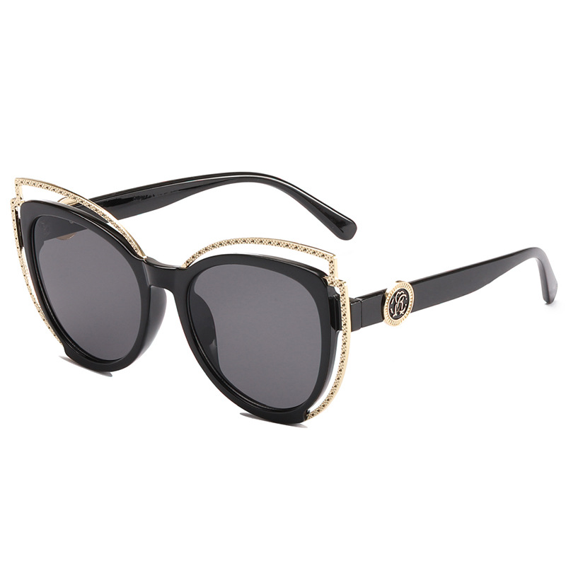 2022 nuevas gafas de sol europeas y americanas de las mujeres de alto grado ins CAT EYE marco pequeño gafas de sol blancas protección solar 98316