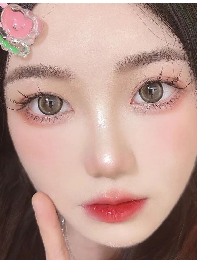 The Mengjie Shangpin Little Devil Fairy Super Thin Transparent Stem K8 has been cut into sections. The thick and realistic false eyelashes are comic undefined