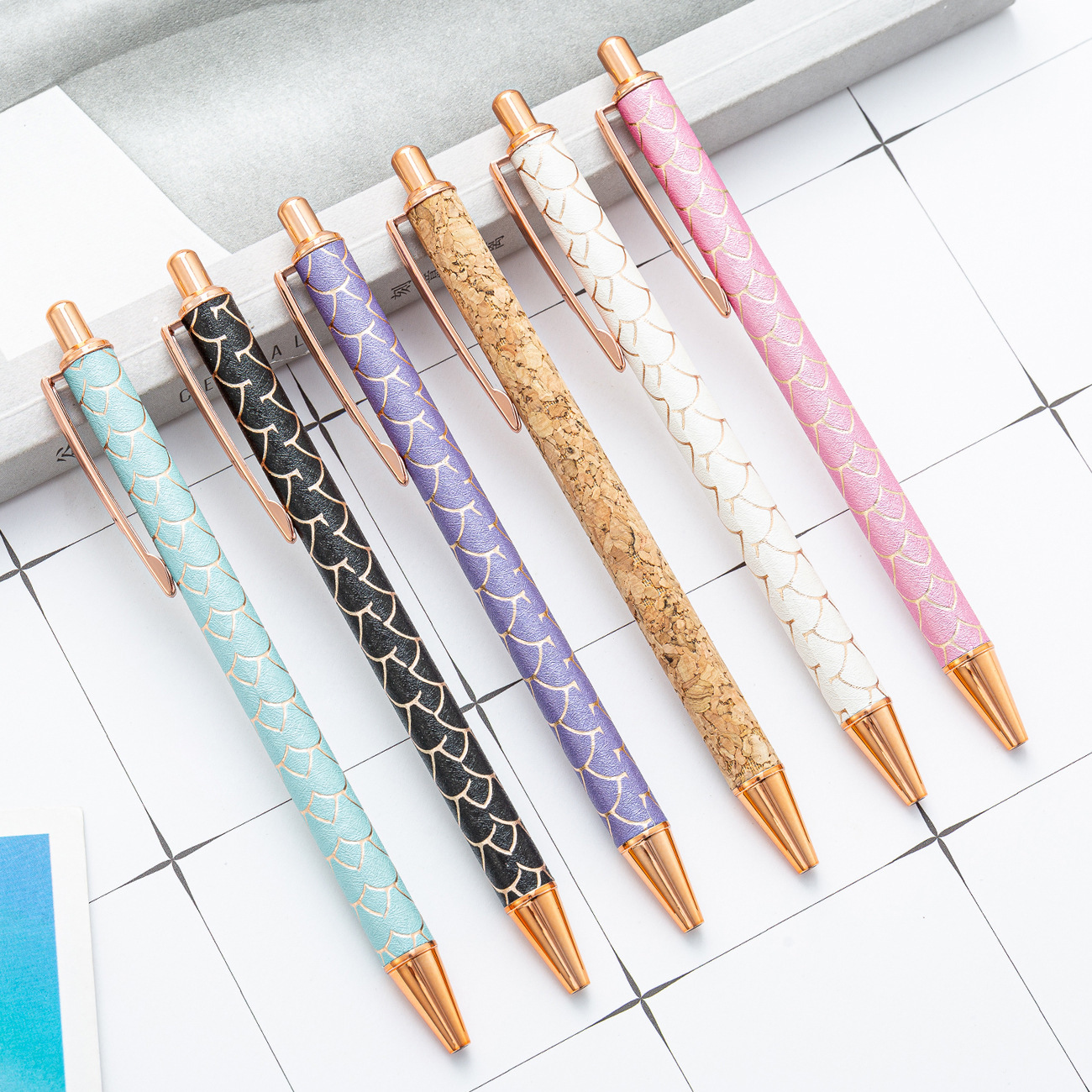Press-Button Ballpoint Pens in Stock Wholesale, Gold Powder Press Ballpoint Pens, Creative Gifts, Customizable Logo Advertising Ballpoint Pens