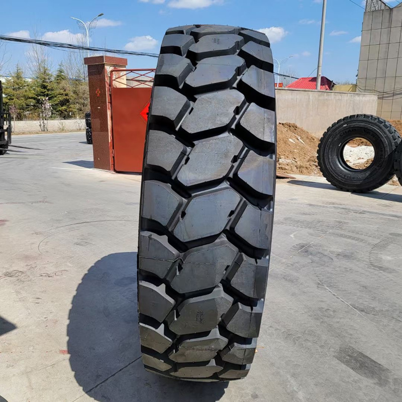 现货销售 21.00R35 矿用大型宽体自卸车装载机重载卡车全钢丝轮胎