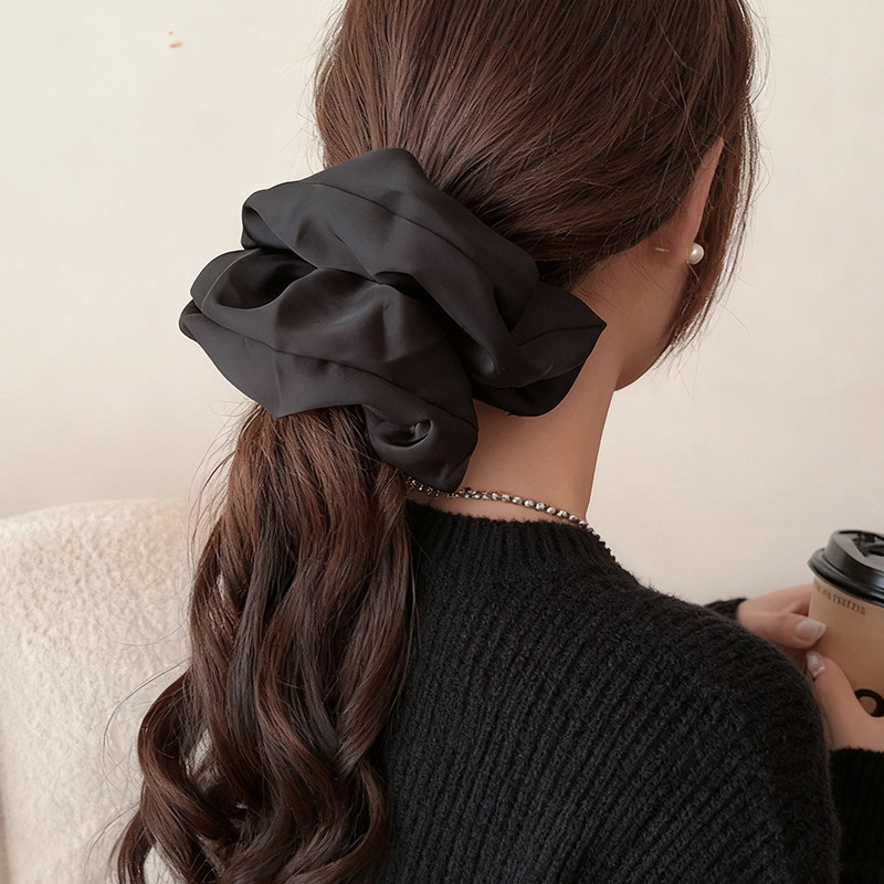 Zhao Lusi con el mismo anillo de cabello intestino femenino de alta calidad estilo extranjero anillo de cabello de moda cuerda de cabello bola de cabeza flores de otoño y invierno adornamientos para el cabello