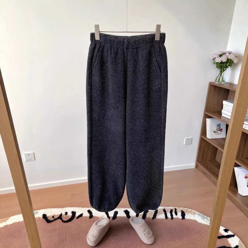 A Very Fashionable Type of Pants~~Cuffed Pants, Thick Autumn and Winter Material, Fleece-Lined Woolen Gray Trousers, Available for Dropshipping A Very Fashionable Type of Pants~~Cuffed Pants, Thick Autumn and Winter Material, Fleece-Lined Woolen Gray Trousers, Available for Dropshipping