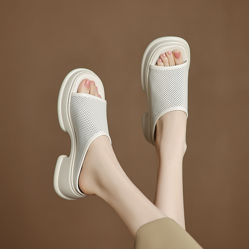 Dép sandal nữ quai ngang đế xuồng da bò, gót cao khoét lỗ — đen