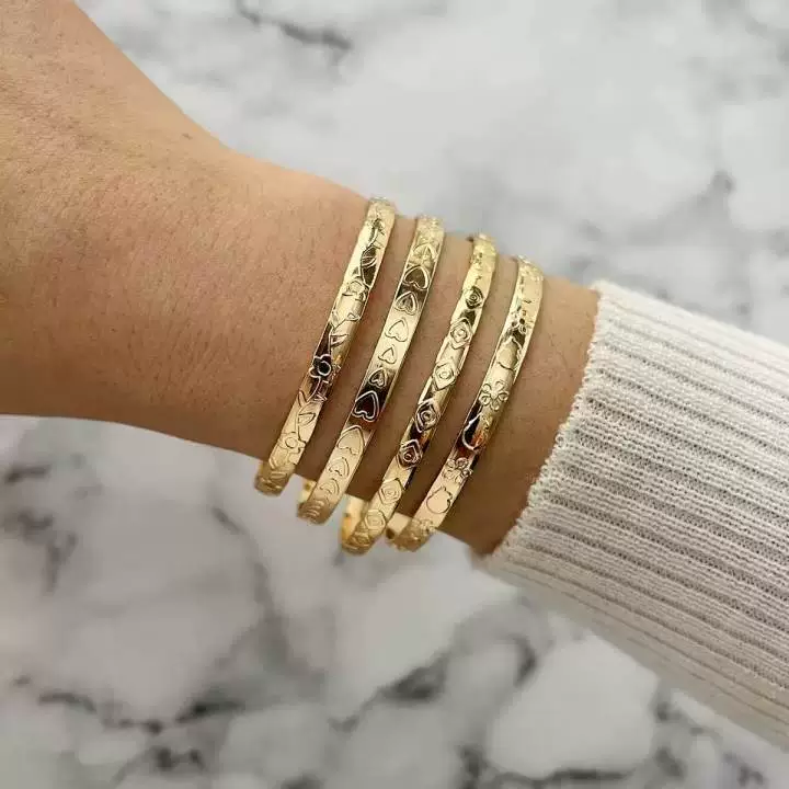 Bracelet Set European Style, 7-Piece Gold-Tone Stackable Cuffs, Mixed Patterns