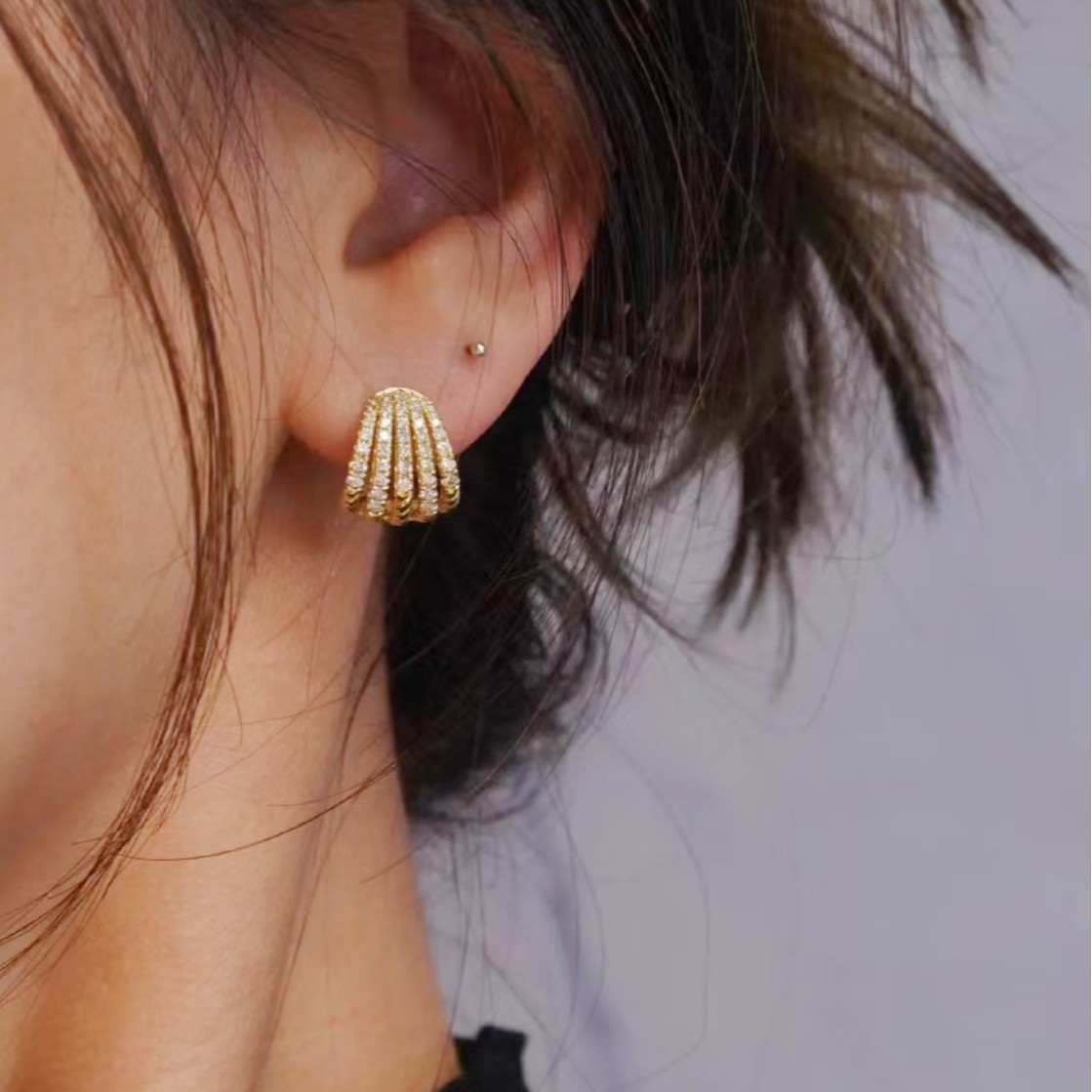 European and American cross-border best-selling women's earrings, full diamond high-end ear clips, simple, fashionable, personalized, light luxury niche earrings gifts