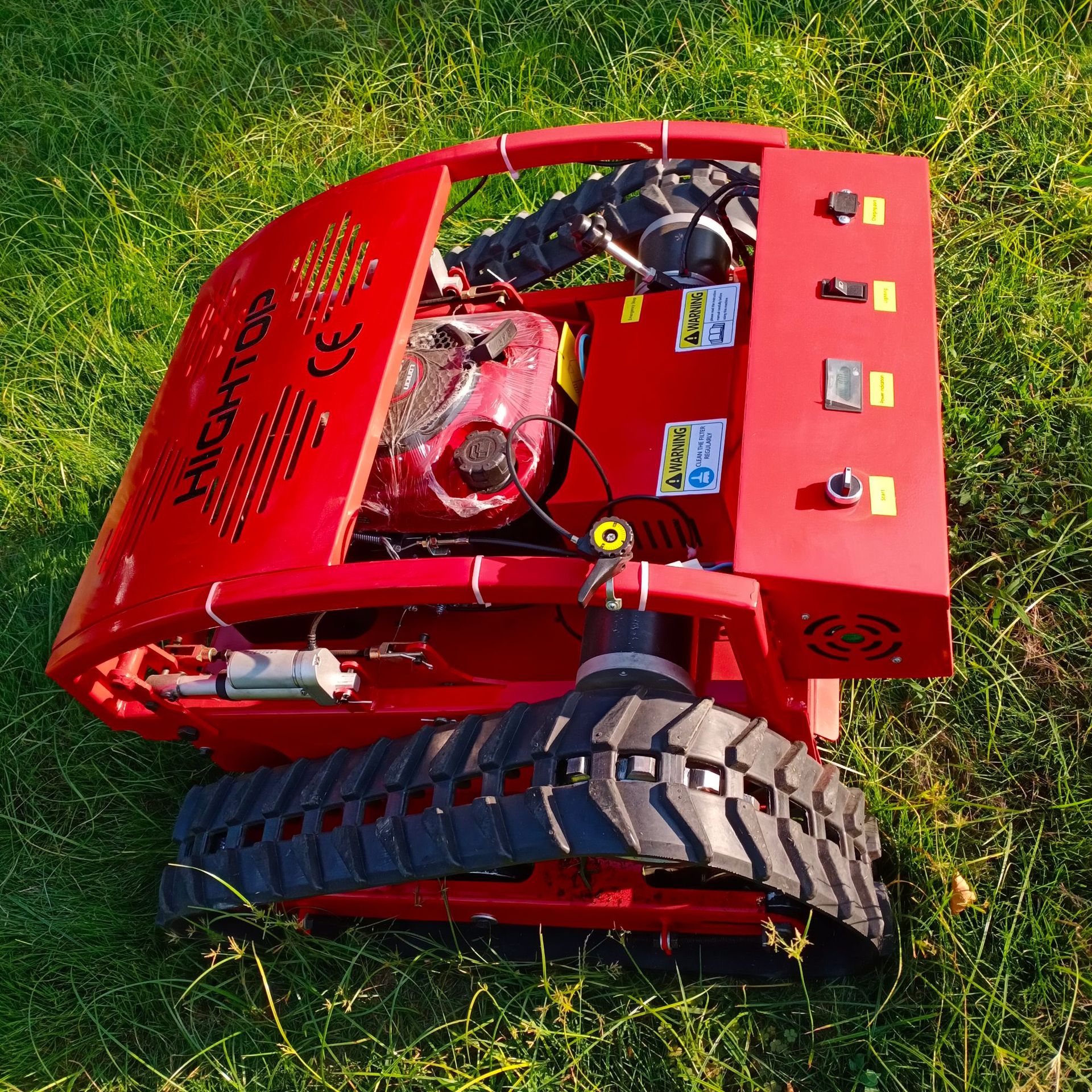 现货直供HT750智能遥控割草机 履带式无线遥控割草机堤坝杂草修剪