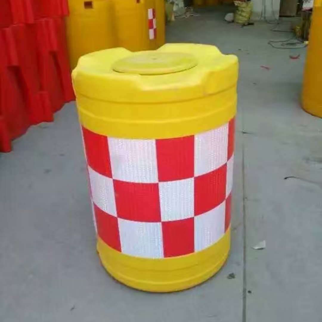 滚塑防撞桶红白反光圆柱型防撞墩塑料防撞桶城市围栏水马隔离墩滚
