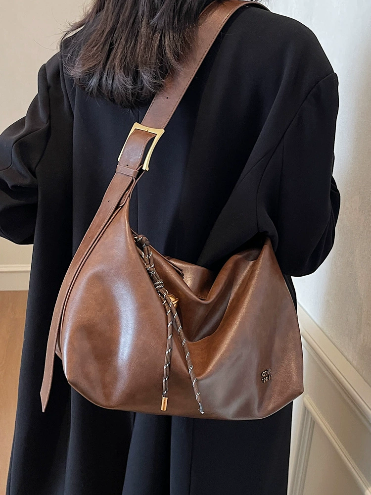 (Cross-border trading), capacious winter retro shoulder bag one shoulder